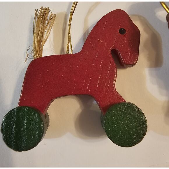 Vintage Christmas Tree Wooden Maroon And Green Toy Household Ornaments - Picture 7 of 10